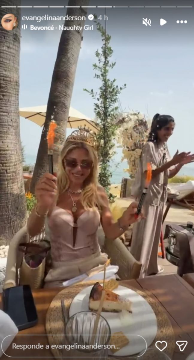 EN MARBELLA. Evangelina Anderson celebró su cumpleaños vestida de princesa y rodeada por su familia y amigos. 