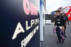 Franco Colapinto chocó y quedó afuera de la FP2; Hamilton fue el más rápido