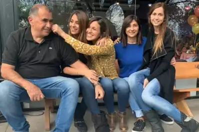 A qué se dedica Carla, la hermana menor de Antonela Roccuzzo que lleva una vida alejada de la fama