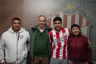 La emotiva historia de Leonel Sir, el delantero de 17 años que firmó su primer contrato con San Martín