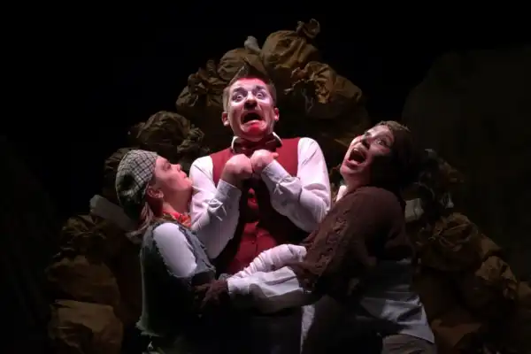 Teatro tucumano: una obra sobre animales que se refiere a acciones humanas