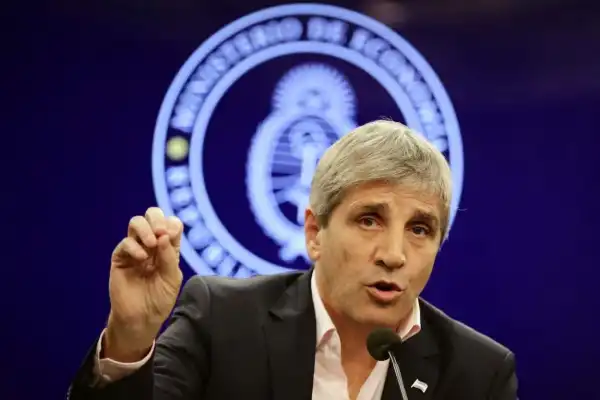 Régimen de Inocencia Fiscal: Caputo busca convencer a los ahorristas de dólares