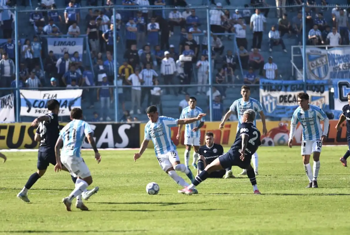 Atlético Tucumán volvió con poco fútbol, pero sumó un punto que vale más de lo que parece