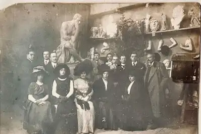 Recuerdos fotográficos: las coincidencias entre Lola Mora y Pompilio Villarrubia Norri