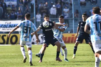Firme para defender, en deuda para atacar: el Atlético de Falcioni no pudo en su debut