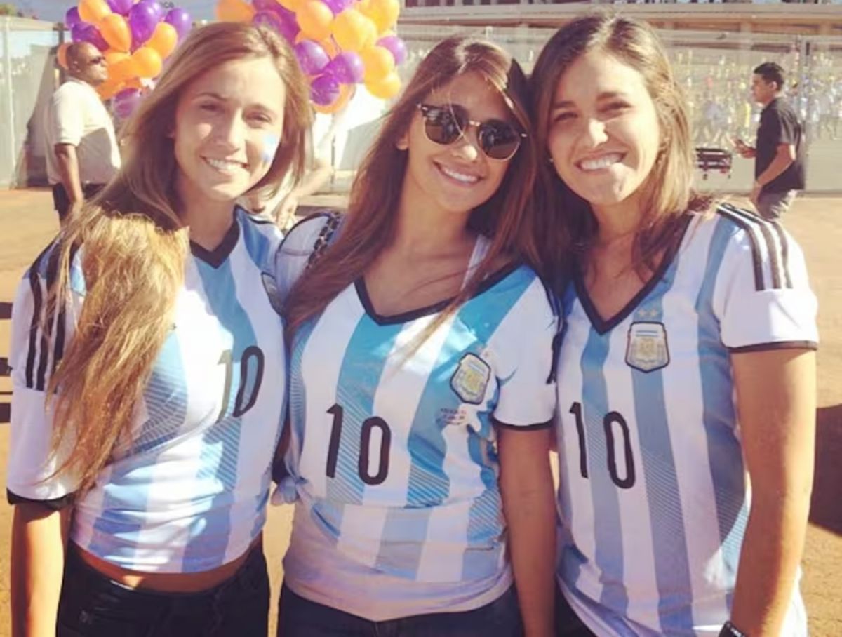 Carla (izquierda) estudió medicina en la Universidad Nacional de Rosario (Foto: Instagram @antonelaroccuzzo)