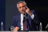 Alberto Fernández volvió a cargar contra Javier Milei: lo llamó un pobre imbécil y afirmó que fue cancelado tras dejar la Presidencia