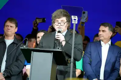 Denuncian a Javier Milei por presunto uso de fondos públicos para participar en un acto político en Brasil