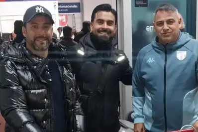 Alexis Canelo llegó a Tucumán para firmar su contrato con Atlético