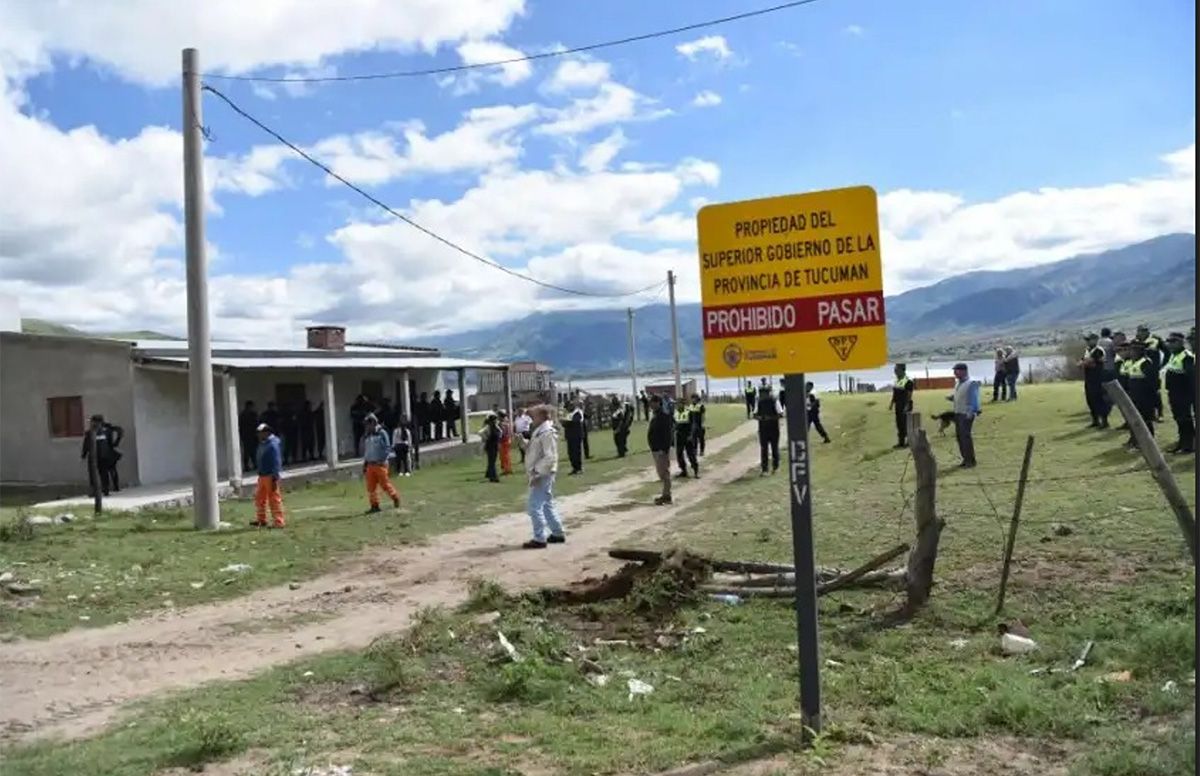 EN EL MOLLAR. El día que policías realizaron una medida en el 