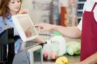 Empleados de comercio: cuánto cobra un cajero de supermercado en agosto de 2026