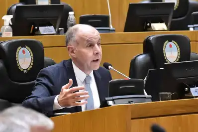 Viña acusó al oficialismo tucumano de “embarrar el cuarto oscuro”