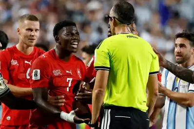 La FIFA respaldó la expulsión de Breel Embolo ante Argentina y avaló la decisión del VAR