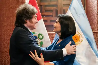 Milei asistió a la asunción de Keiko Fujimori como presidenta de Perú