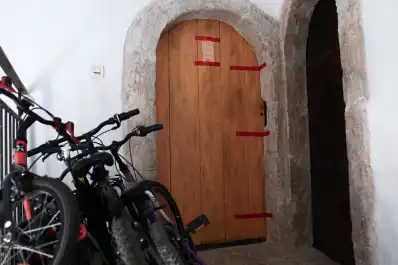 Conmoción en Francia: hallaron los cuerpos de cinco bebés en la casa de una pareja e investigan un quíntuple asesinato