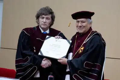 Milei fue nombrado Doctor Honoris Causa de la Universidad San Martín de Porres de Perú