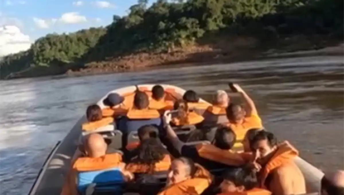 Tragedia en las Cataratas del Iguazú: por las crecidas volcó un barco y murió un turista