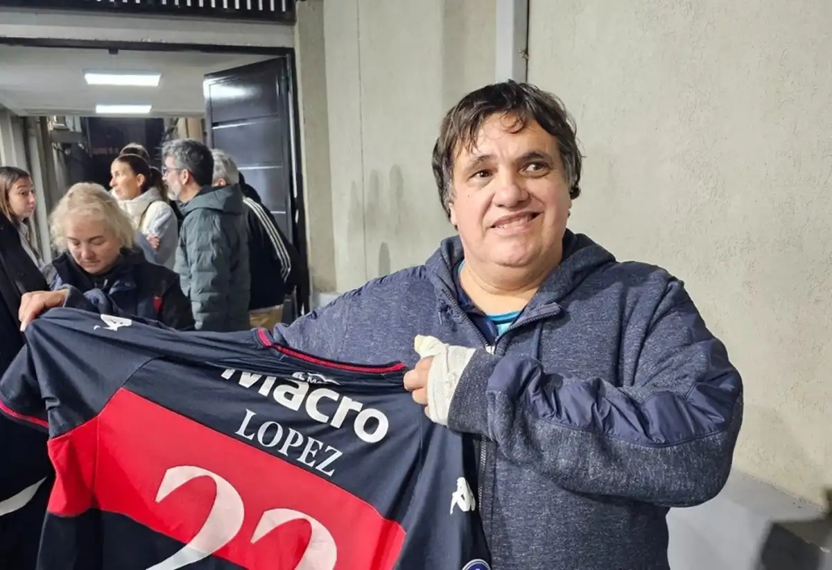 Tigre homenajeó al hincha que fue baleado en Uruguay con un emotivo regalo