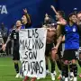 Tras posar con la bandera de Malvinas, dos jugadores de la Selección reforzaron la seguridad de sus casas
