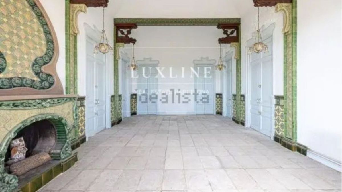 Así es la lujosa casa que Rosalía y Rauw Alejandro venden en España: tiene 10 habitaciones, capilla privada y más de 28 hectáreas
