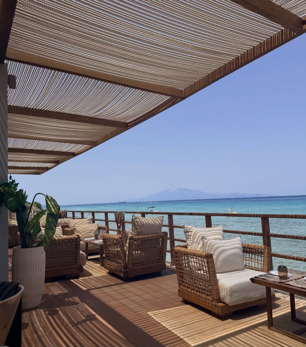 DESCANSO. Nicolás Tagliafico y Caro Calvagni eligieron un exclusivo alojamiento frente al mar para disfrutar de unos días de relax en Grecia tras el Mundial.