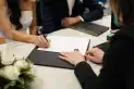 Si te vas a casar, Anses puede pagarte hasta $131.000 en agosto: cómo solicitarlo