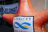 Más de 2.600 científicos y 25 premios Nobel le pidieron a Milei que frene el ajuste a la ciencia