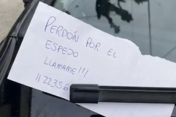 La estafa del espejo roto: cómo un papel en el parabrisas puede vaciar tu cuenta bancaria