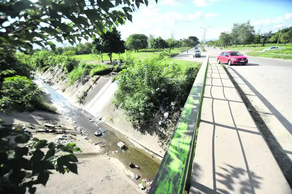 Sondeo de LA GACETA sobre obras públicas: tucumanos exigen puentes y la reactivación del tren