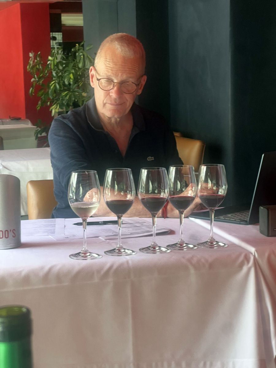 CRÍTICO. Tim Atkin cató los vinos de la bodega Michango. 