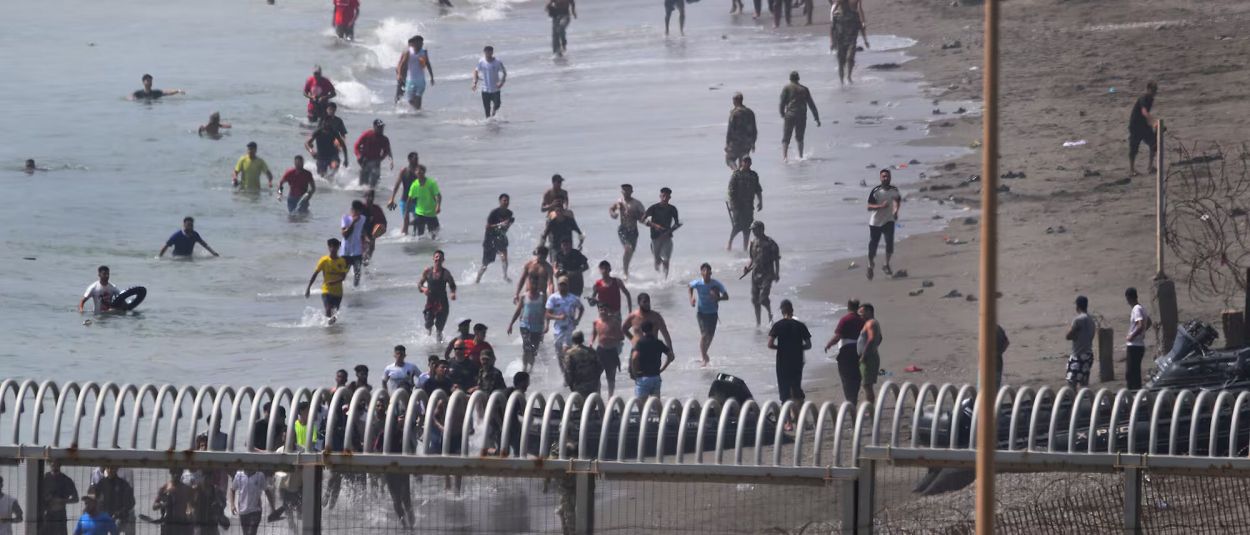 Entre 2.000 y 3.000 migrantes cruzaron la frontera de España en Ceuta