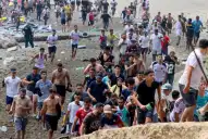 Entre 2.000 y 3.000 migrantes cruzaron la frontera de España en Ceuta