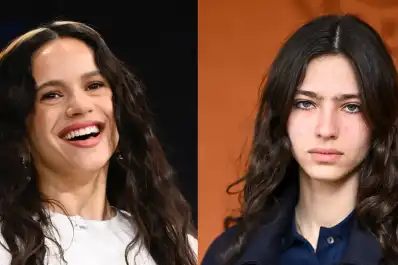 Quién es Loli Bahía, la modelo que acompaña a Rosalía en Buenos Aires y despertó rumores sobre su vínculo