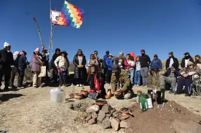 Así se vivió el Día de la Pachamama en Tafí del Valle: ofrendas, ruda y un ritual ancestral