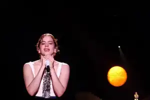 Entre lágrimas y ovación, Rosalía pidió perdón en su primer show en Argentina: Nunca fue mi intención