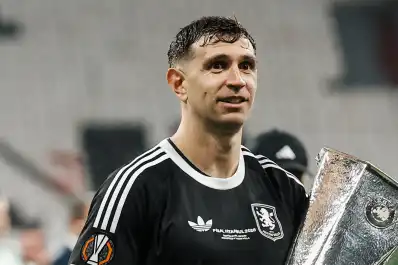 Juventus ya habría tomado una decisión sobre el futuro de Dibu Martínez