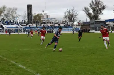 Tucumán Central fue goleado por Gimnasia de Concepción del Uruguay y el futuro en el Federal A es cada vez más oscuro