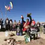 Entre el fuego, las coplas y las ofrendas, así se honró a la Pachamama en los cerros tucumanos