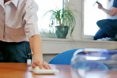 Empleo doméstico: cuánto se cobra por hora y por mes en agosto de 2026
