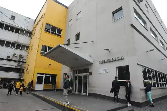 FUERA DE PELIGRO. El pequeño fue internado en el Hospital de Niños luego de haber ingerido líquidos cloacales.