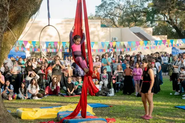 Encuentro de talleres artísticos en el Parque 9 de Julio