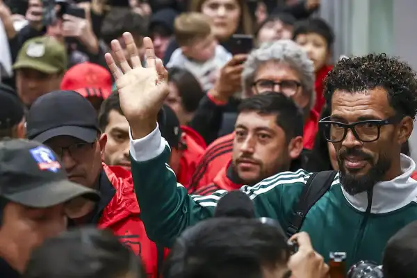 Video: así fue la multitudinaria bienvenida a Vozinha en Chile tras brillar con Cabo Verde en el Mundial