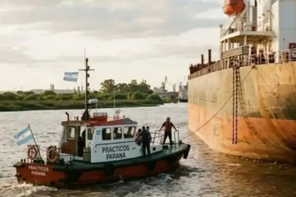 El Gobierno nacional acordó con los prácticos y se levantó el paro que paralizó los puertos