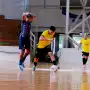 Es tucumano, se formó en un club creado por un centro de estudiantes y hoy vive del futsal en Italia
