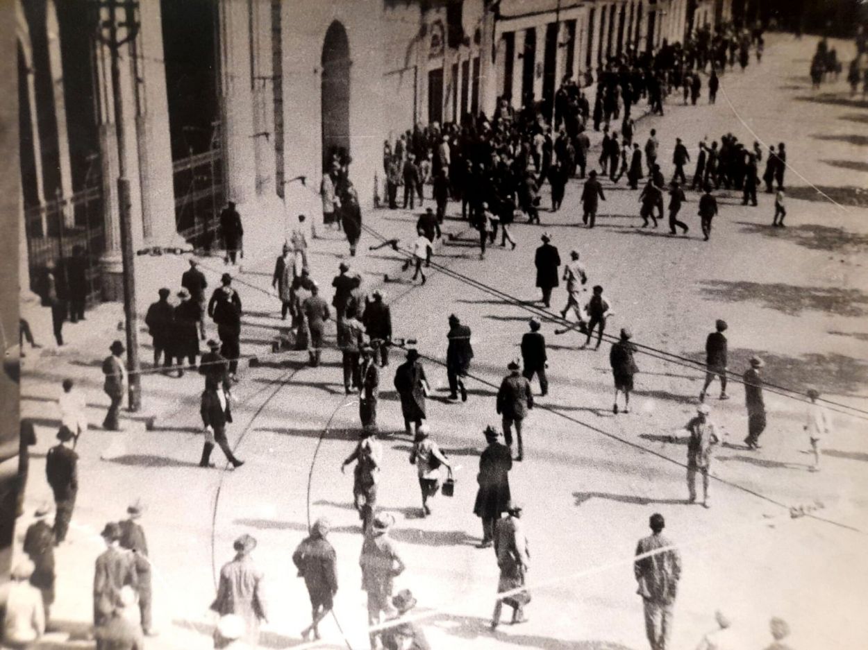 PLAZA INDEPENDENCIA. Incidentes en el paro. 