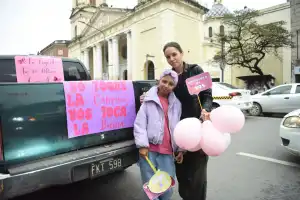 Una niña tucumana de nueve años festejó con una caravana su última quimioterapia