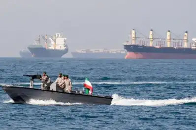 Irán y Omán negocian el futuro del paso de Ormuz