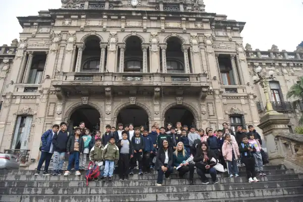 “Esperábamos este viaje”: 80 estudiantes de escuelas de Burruyacu conocieron la capital tucumana