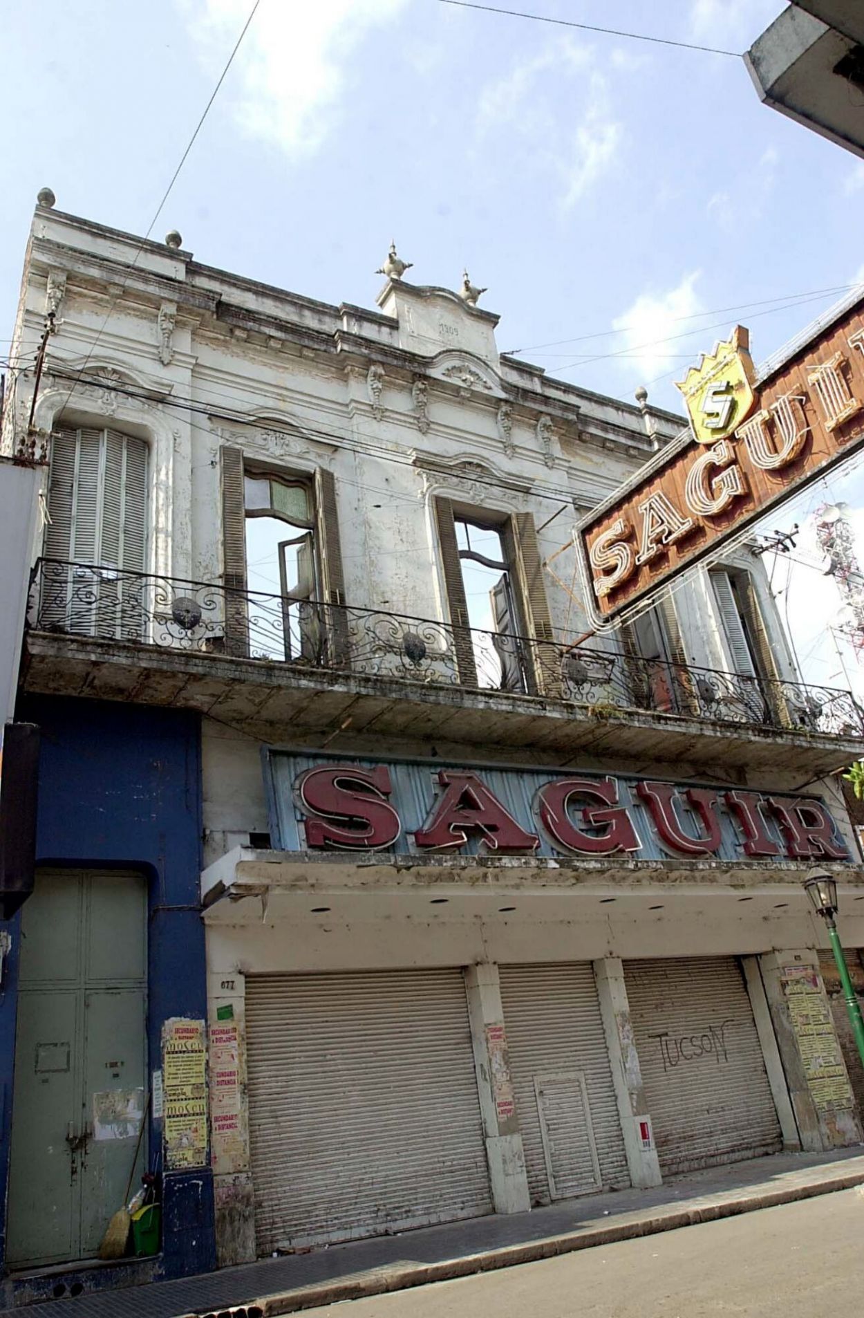 Recuerdos fotográficos: 2002. El adiós de la casi centenaria Casa Saguir