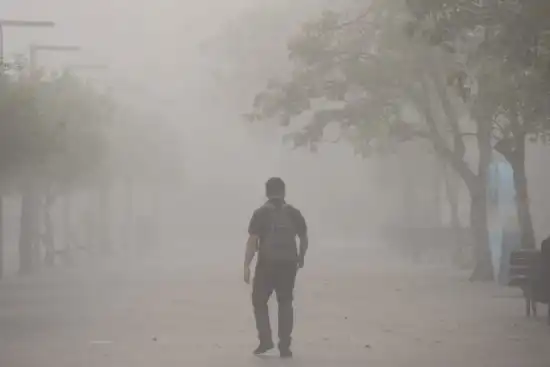 REDUCIDA. La visibilidad fue de menos de 100 metros en los principales puntos de la ciudad.